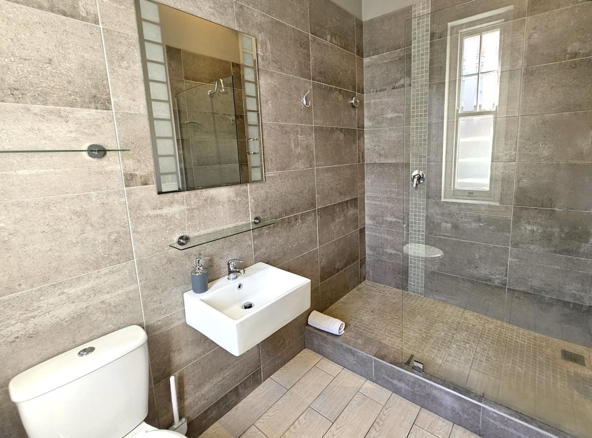 4 On Varneys Guest House Cape Town Ngoại thất bức ảnh